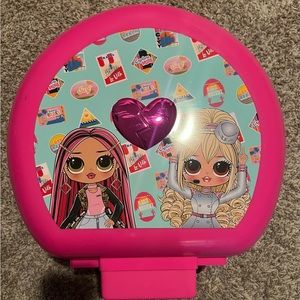 L.O.L. Surprise! O.M.G. Fashion Closet On-The-Go Rolling Storage